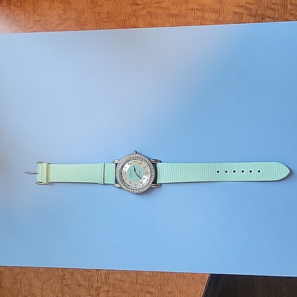 Genevex Women's Quartz Watch Pastel Green Leather Band - Picture 2 of 6